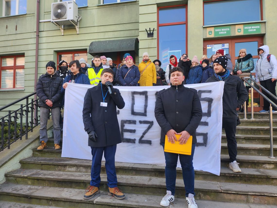 Protest przeciwko reorganizacji szkół w Chełmie [GALERIA ZDJĘĆ + FILM]