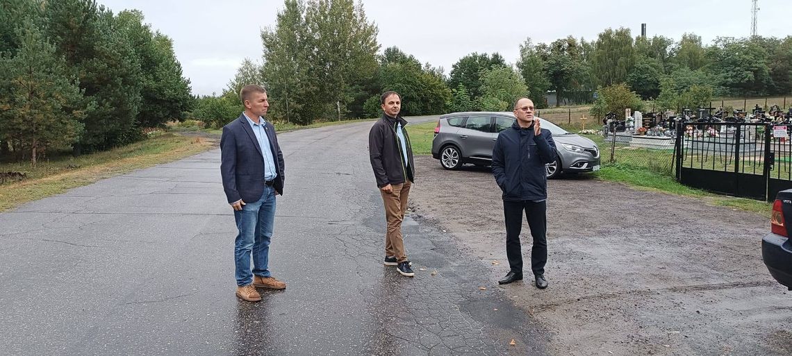 Przebudowa drogi powiatowej nr 1822L w gminie Ruda-Huta. Jest umowa na dokumentację trzech odcinków Gmina Ruda-Huta robi kolejny krok w kierunku modernizacji jednej z ważniejszych tras na swoim terenie. Podpisano umowę na przygotowanie kompleksowej dokumentacji projektowej dla przebudowy trzech odcinków drogi powiatowej nr 1822L.