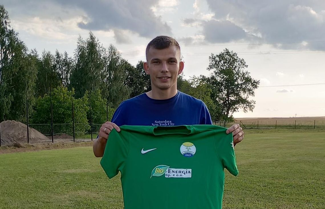 Przejmuje stery nad zespołem