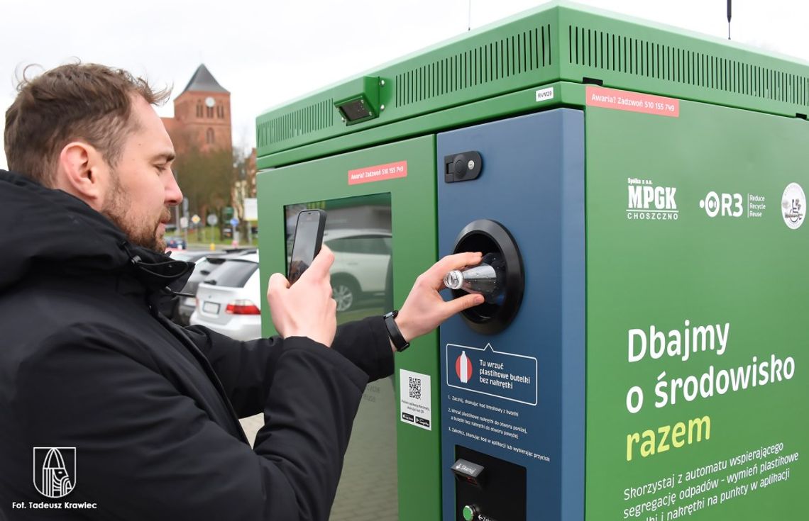 Przyjdzie klient z butelkami, a maszyna nie odda mu kaucji. Tego obawiają się sklepy