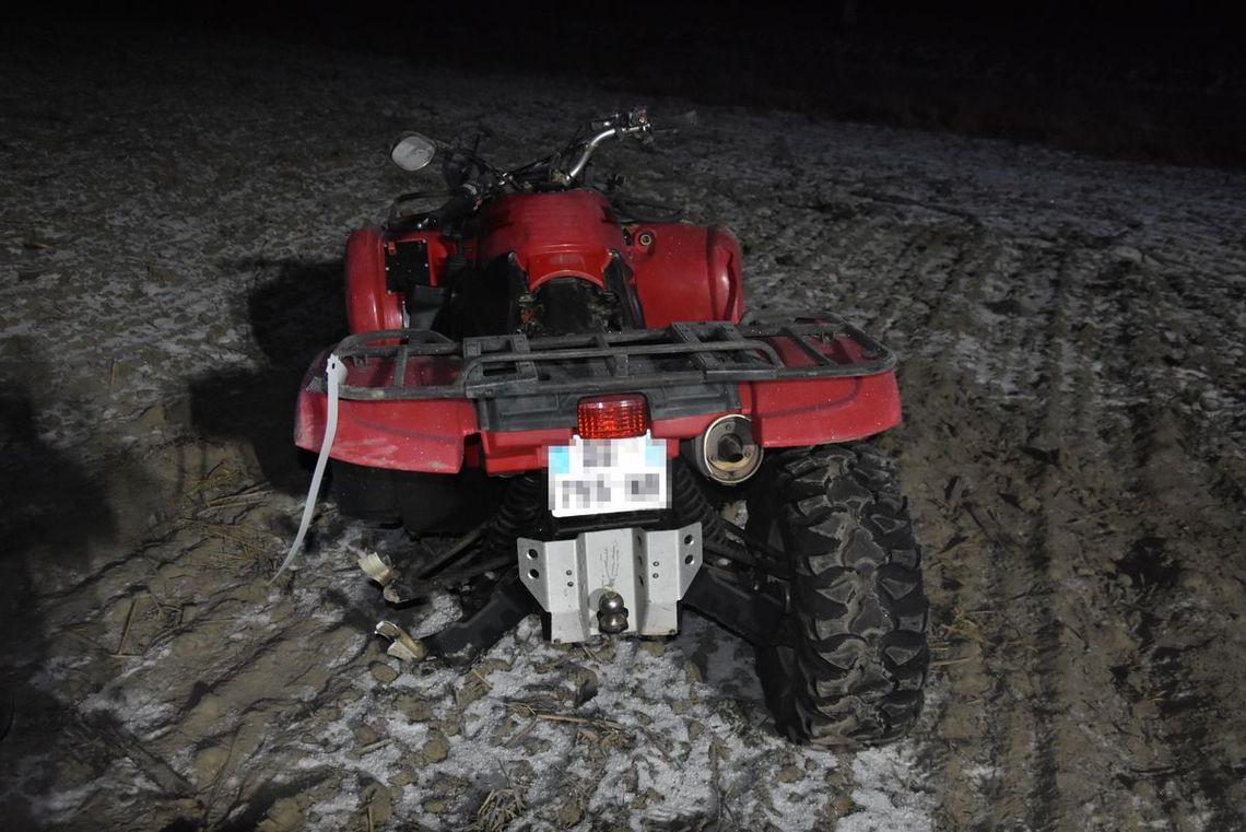 Quad uderzył w drzewo. Jedna osoba nie żyje, druga walczy o życie