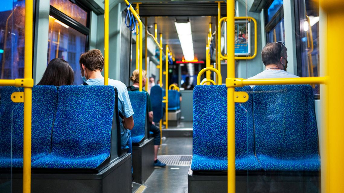 Walka z wykluczeniem komunikacyjnym, stabilne finansowanie autobusów i większy wpływ samorządów na organizację transportu - tego dotyczą najważniejsze postulaty Rady Gminy Białopole. Podczas 30. sesji radni przyjęli oficjalne stanowisko popierające rządowe plany reformy publicznego transportu.