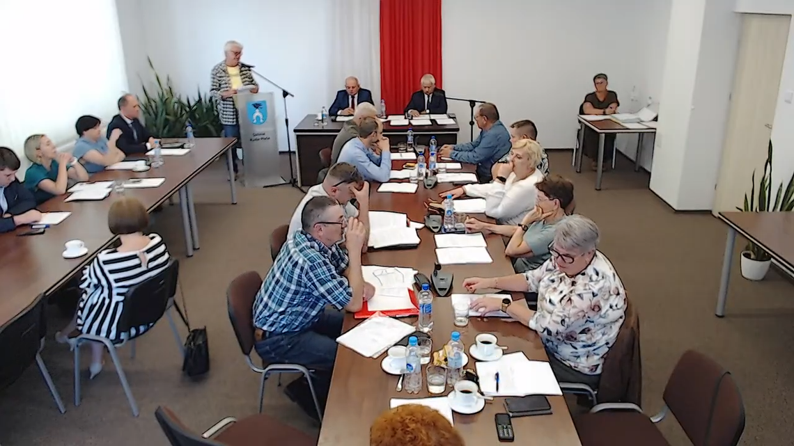 Gm. Ruda-Huta. Radni jednomyślni w sprawie bezdomnych psów. Skarga na bezczynność wójta uznana za bezzasadną Podczas sesji Rady Gminy Ruda-Huta, która odbyła się 29 lipca 2026 roku, radni rozpatrzyli skargę mieszkanki dotyczącą rzekomej bezczynności wójta w sprawie dwóch bezdomnych psów pojawiających się w okolicy jej posesji. Po przeprowadzeniu szczegółowego postępowania wyjaśniającego.