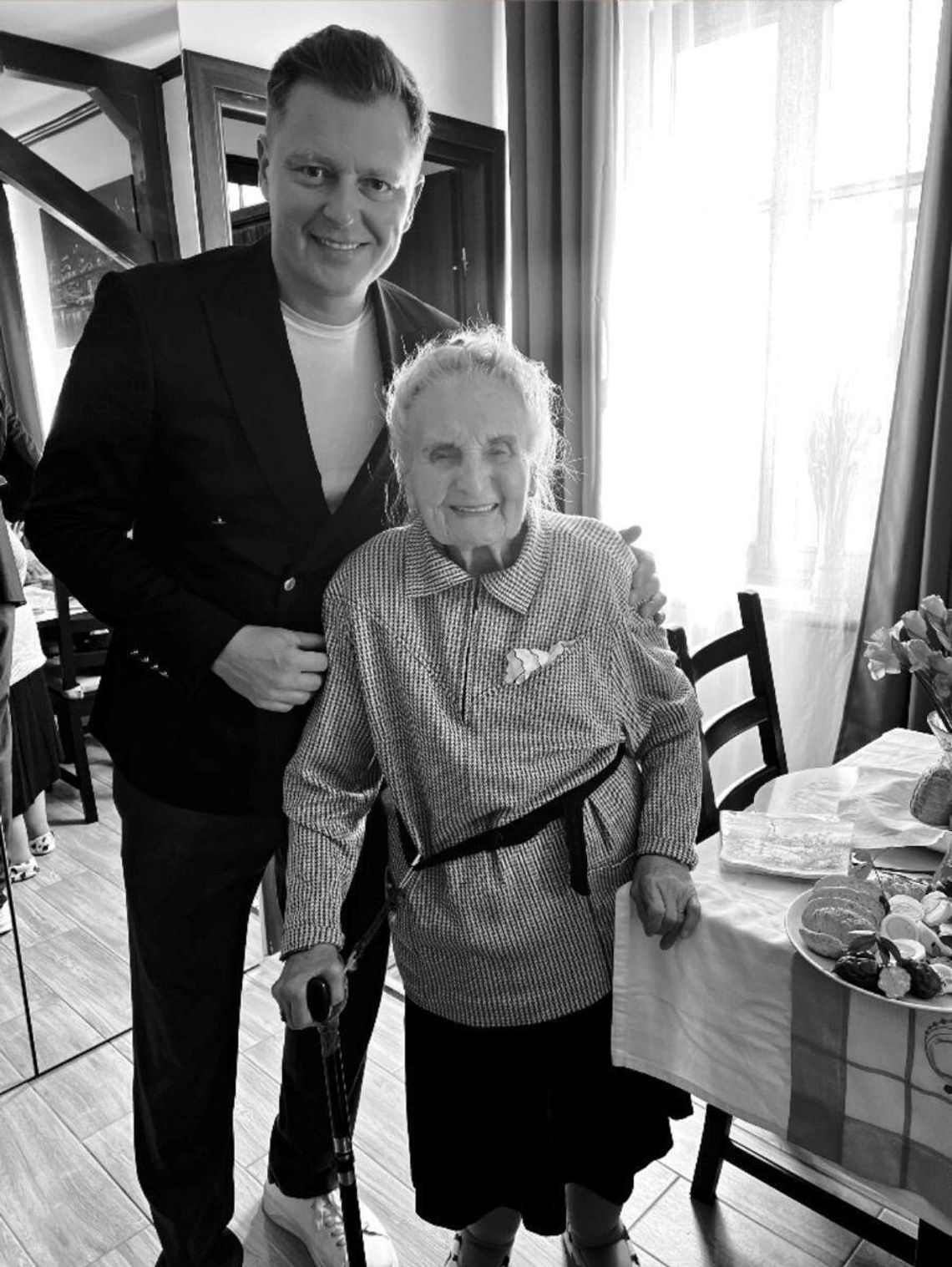 Rafał Brzozowski żegna ukochaną babcię. "Zamość już nie będzie tym, w którym zawsze z uśmiechem na mnie czekała"