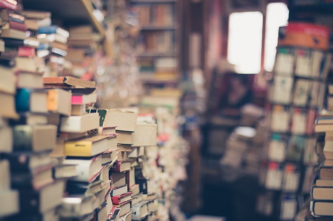 Raport: Książki idą w zapomnienie...? | Super Tydzień