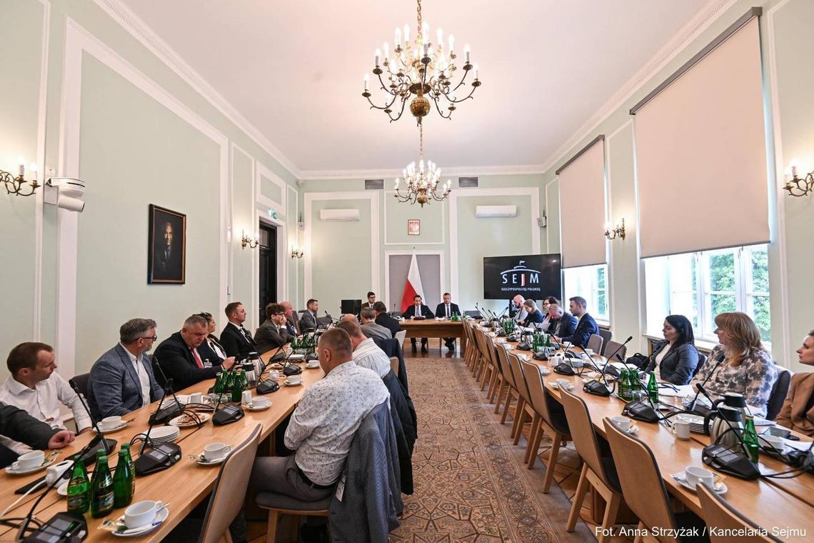 Region. Debata na temat transportu trwa teraz na parlamentarnych posiedzeniach i w zaciszach gabinetów Region. Debata na temat transportu trwa teraz na parlamentarnych posiedzeniach i w zaciszach gabinetów