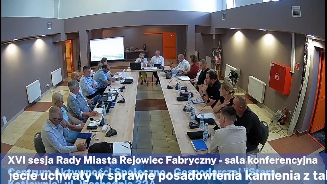 Rejowiec Fabryczny. Zapytania radnych w sprawie głazu i tablicy ku czci marszałka