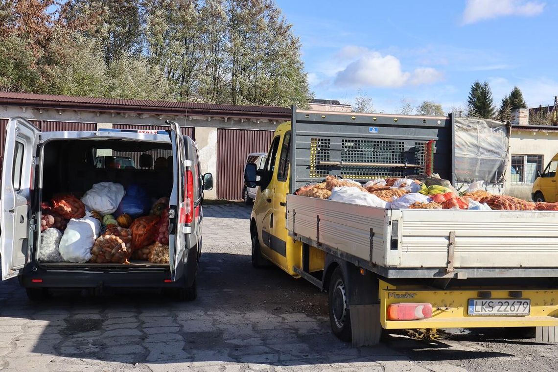 Rolnicy z gminy Rudnik wsparli krasnostawski szpital. Przekazali płody rolne do kuchni Dary rolników z gminy Rudnik dla szpitala w Krasnymstawie