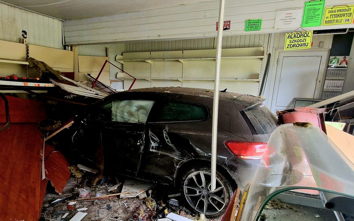 Rozbił autem ścianę i wjechał do sklepu. Raczej nie po zakupy…