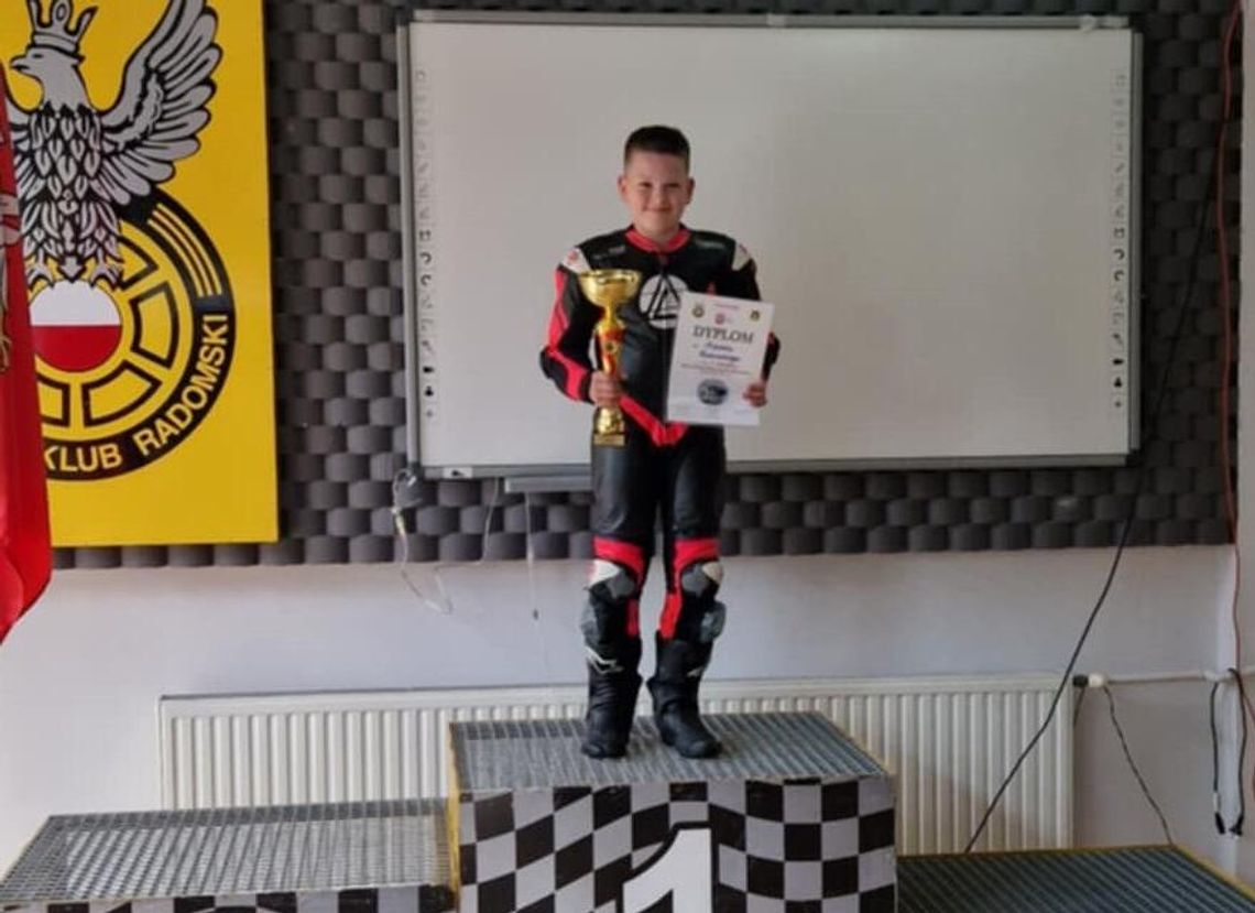 Rozpoczął od podium