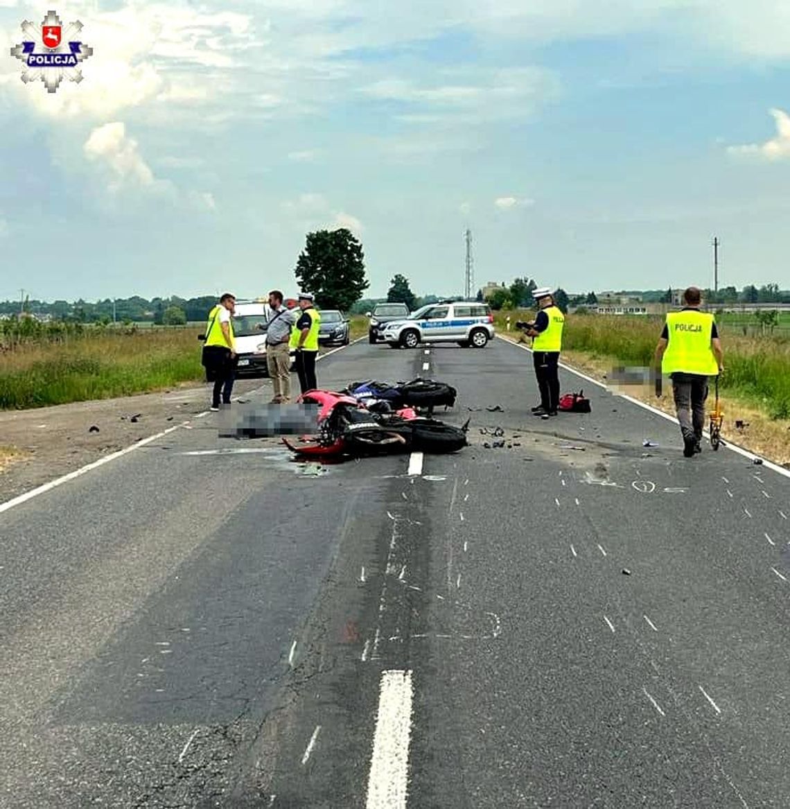 Rozstrzaskali się na ciężarówce. Kobieta i mężczyzna nie żyją [FOTO]