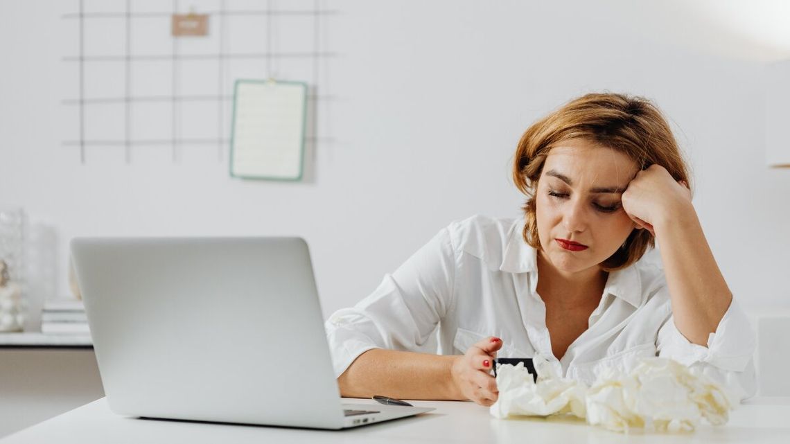 Są chorzy i idą do pracy. Bo pracodawca nie lubi zwolnień lekarskich Są chorzy i idą do pracy. Bo pracodawca nie lubi zwolnień lekarskich