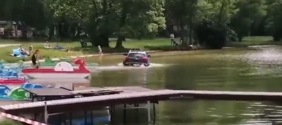 Samochodem wciągał rowery do jeziora [VIDEO] | Super Tydzień
