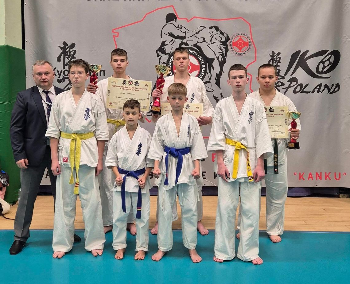 Satorianie nie schodzą z podium