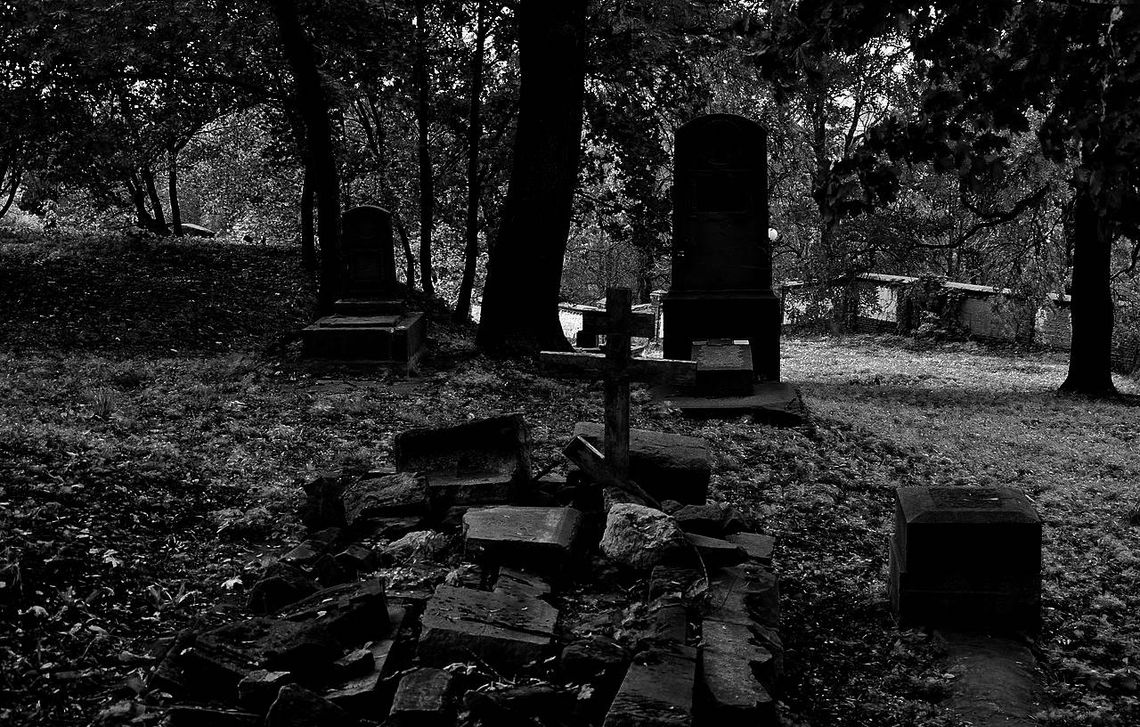 Śmierć przy cmentarzu w Chełmie. Znaleziono zwłoki 39-letniego mężczyzny