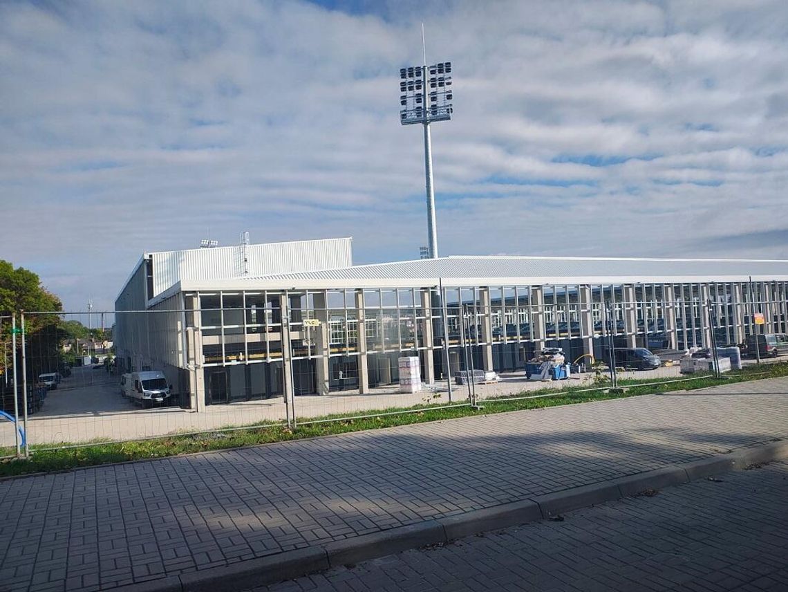 Stadion miejski pnie się w górę. Opóźnienia nieprzewidziane