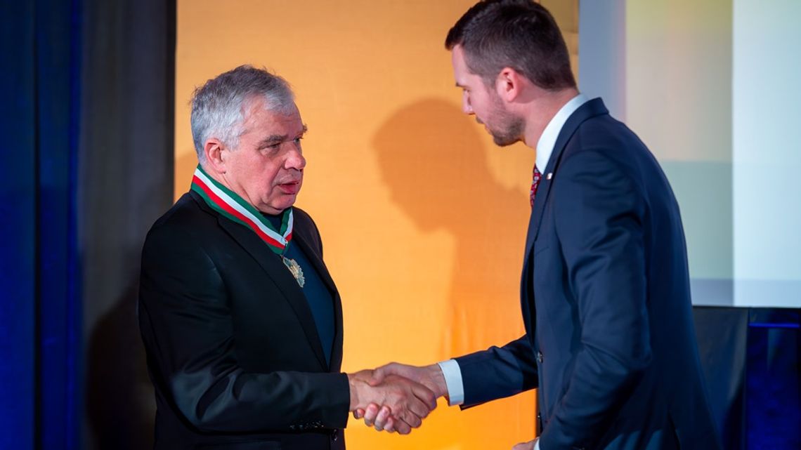 Włodawa. Stanisław Baj z najwyższym odznaczeniem dla artysty [ZDJĘCIA]