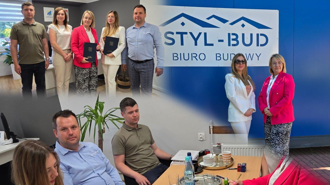 Kolaż zdjęć z podpisania umowy