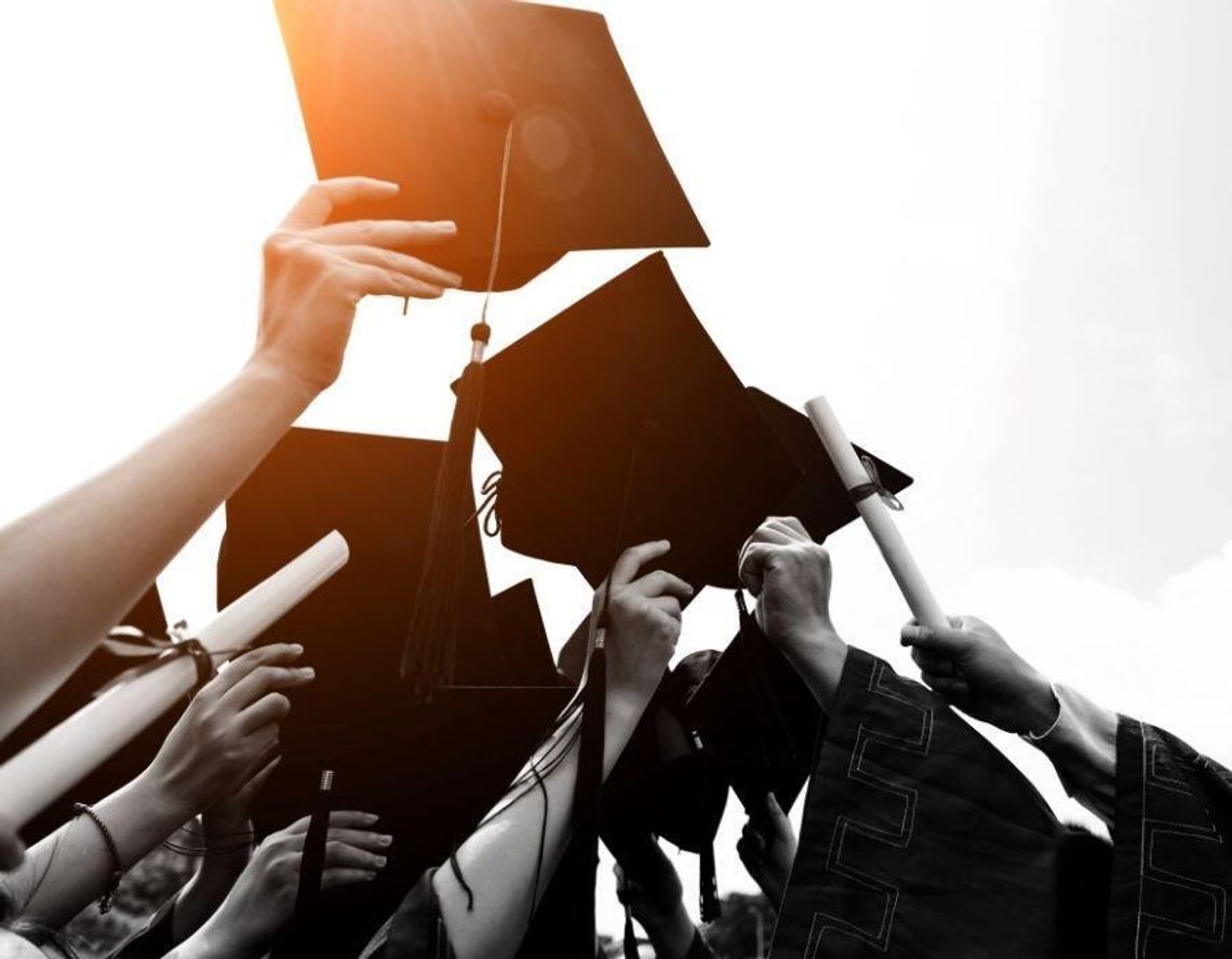 Studia czy papier? Alarm dla polskich uczelni Studia czy papier? Alarm dla polskich uczelni