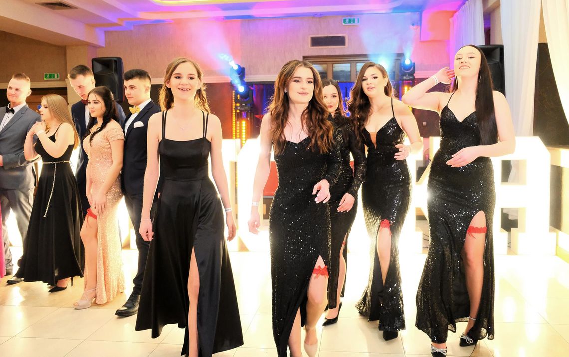 Studniówka 2025 - Zespół Szkół Ekonomicznych i Mundurowych w Chełmie [ZDJĘCIA + WIDEO]