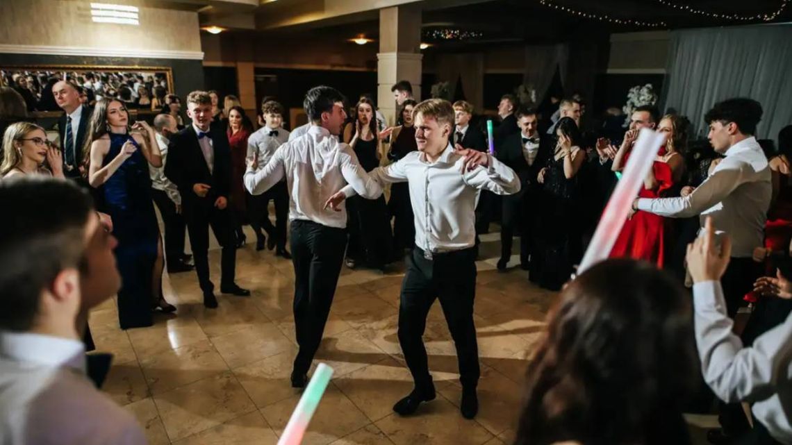 Studniówki 2025 w chełmskich szkołach. Przeżyjmy to jeszcze raz... Cz. I [GALERIA ZDJĘĆ]