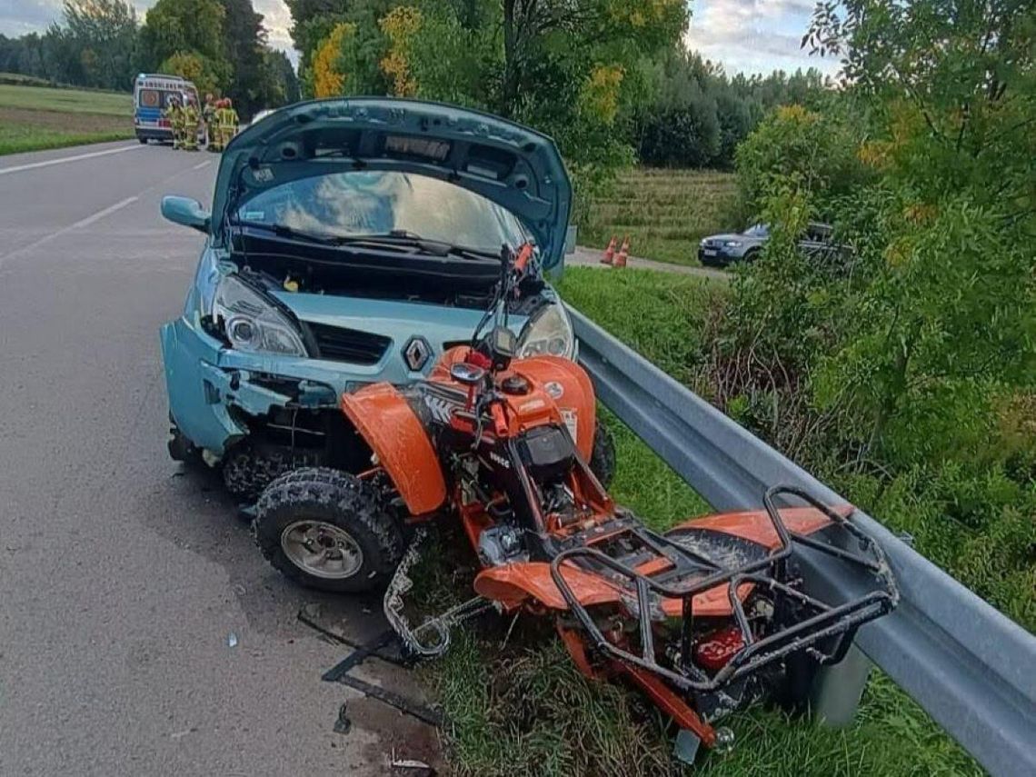 12-latek zabrany śmigłowcem do szpitala po tym, jak Renault zderzyło się z quadem Wypadek z udziałem nastolatka na quadzie i osobówki w Szarowoli.