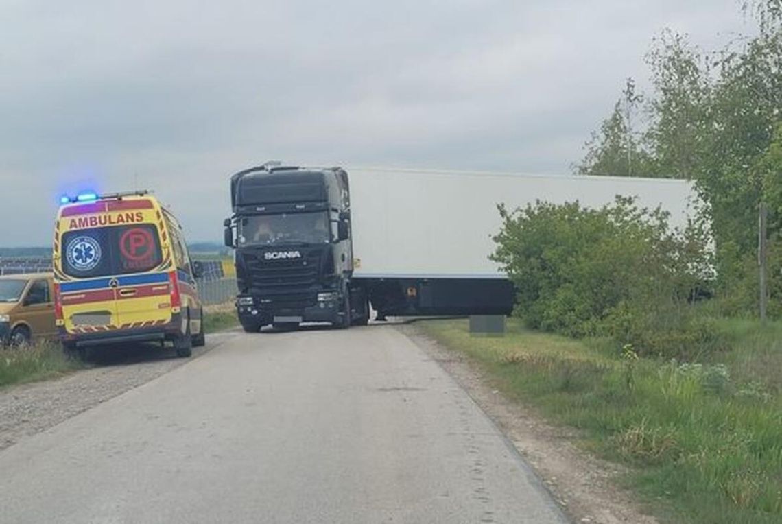 Tragiczny poranek w Srebrzyszczu. Nie żyje kierowca ciężarówki Tragiczny poranek w Srebrzyszczu. Nie żyje kierowca ciężarówki