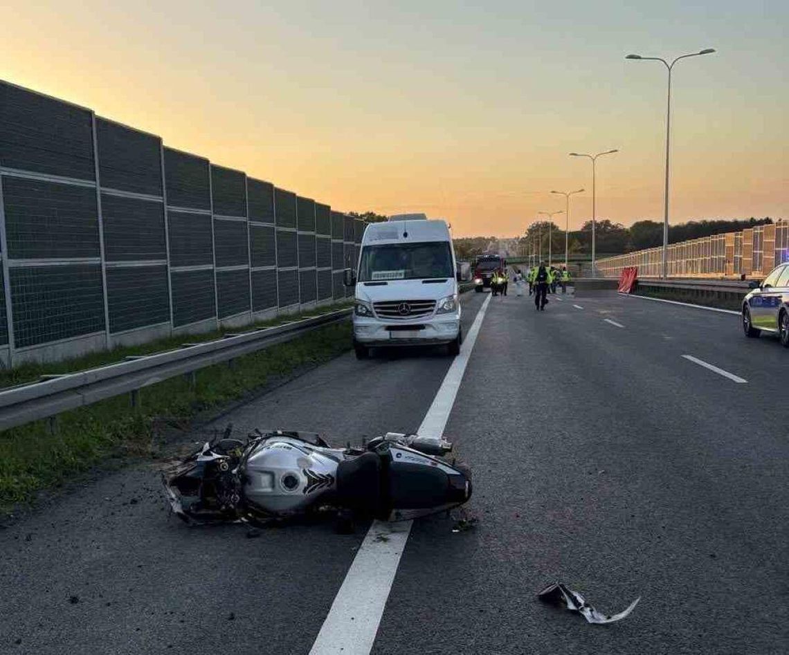 W wyniku wypadku na S12 śmierć na miejscu poniósł 26-letni kierujący motocyklem mieszkaniec gm. Stary Zamość.