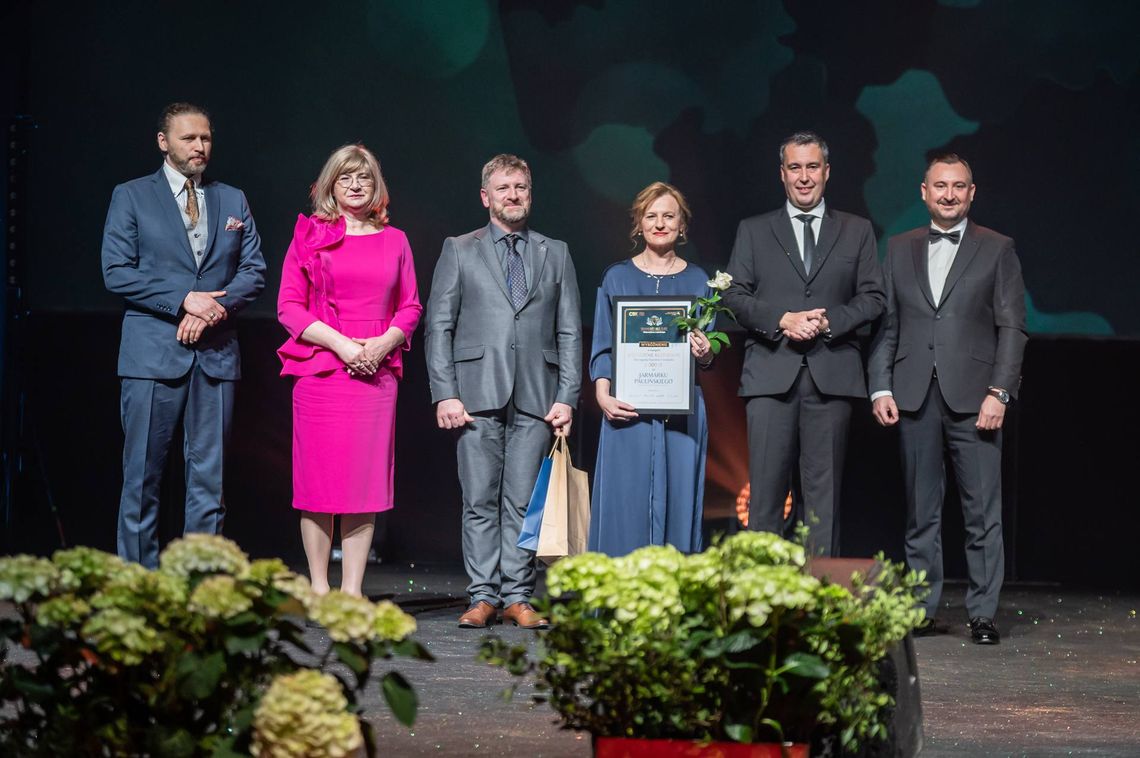 Triumf włodawskiej tradycji. Jarmark Pauliński laureatem Diamentów Kultury zdjęcie z odbioru wyróżnienia dla jarmarku paulińskiego