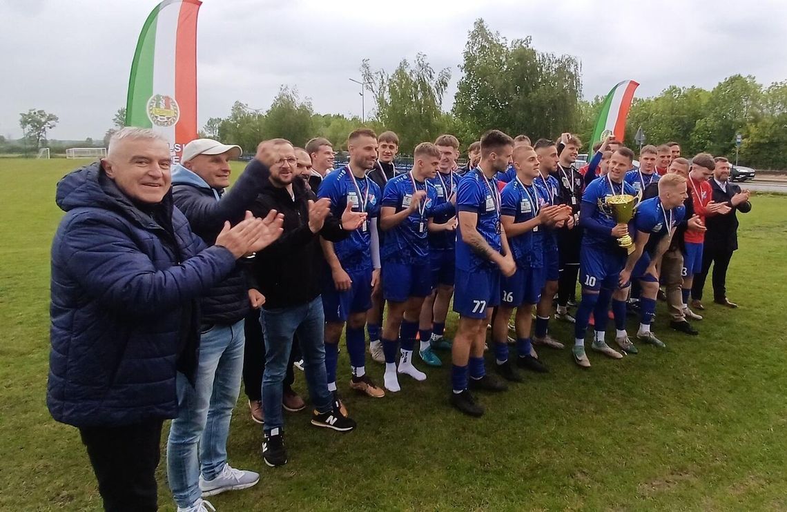 Trzeci triumf pod rząd Trzeci triumf pod rząd