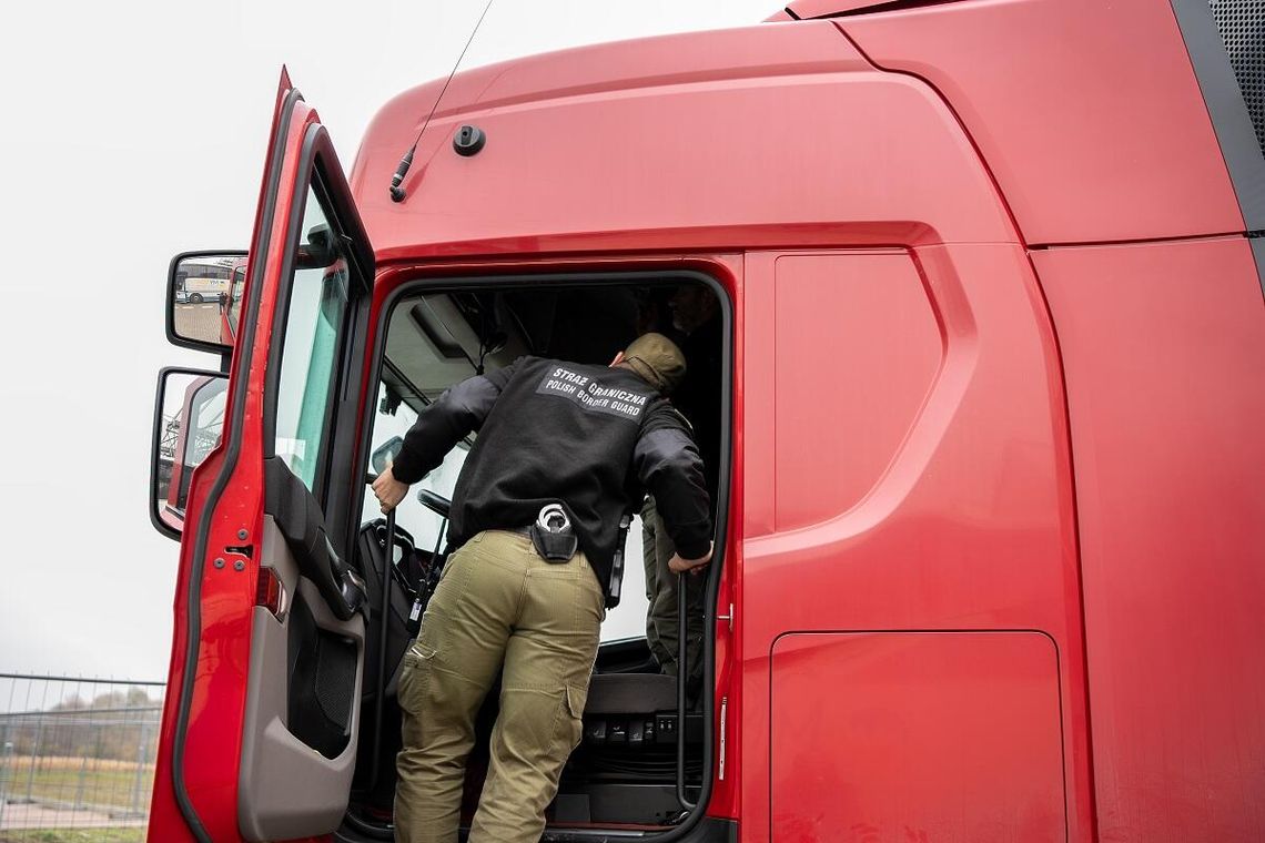 Trzy promile u kierowcy ciężarówki. Straż Graniczna w Dorohusku udaremniła mu wjazd do Polski Trzy promile u kierowcy ciężarówki. Straż Graniczna w Dorohusku udaremniła mu wjazd do Polski