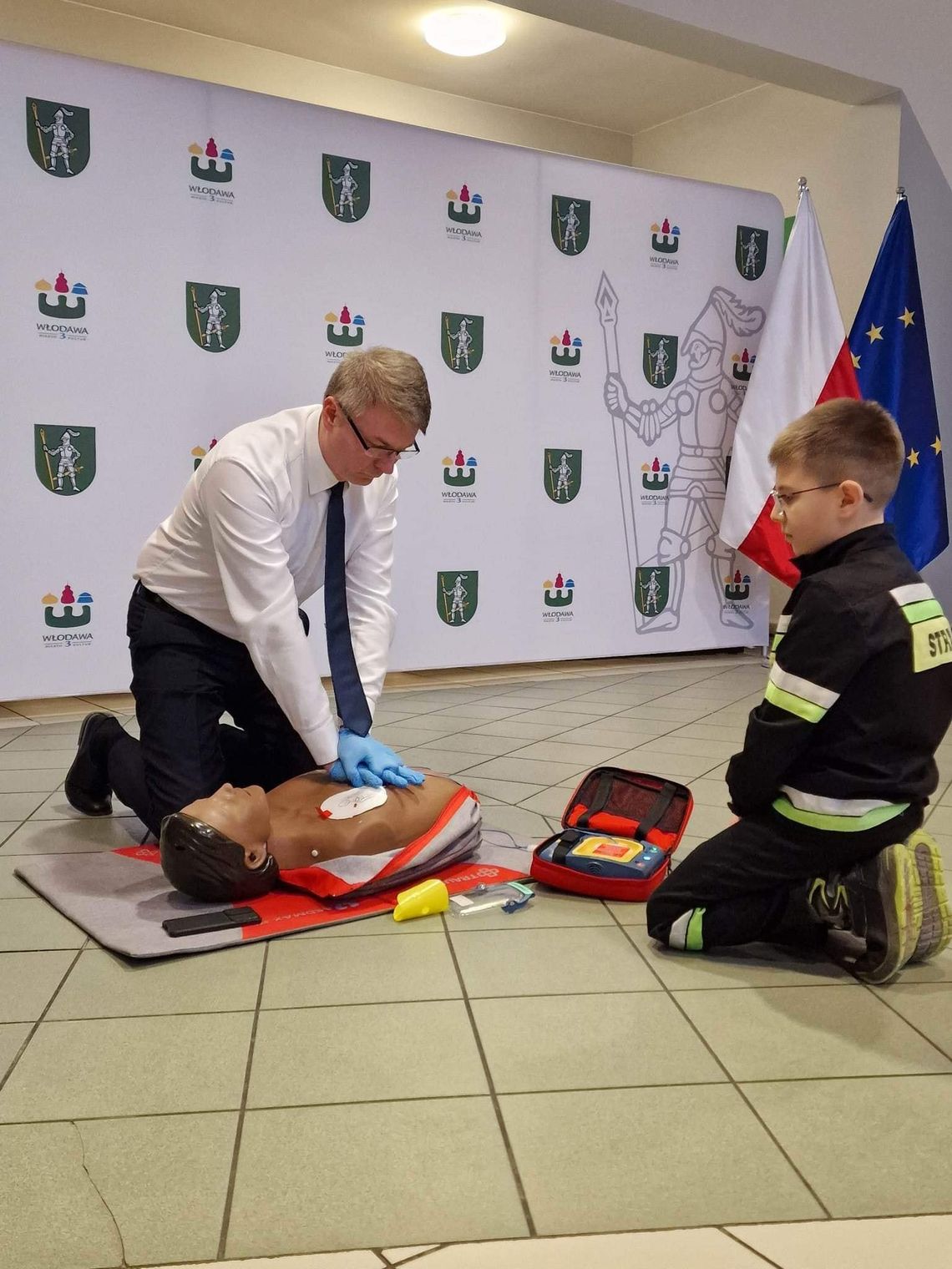 Włodawa. Uczyli się używać defibrylatorów. Każdy może uratować komuś życie