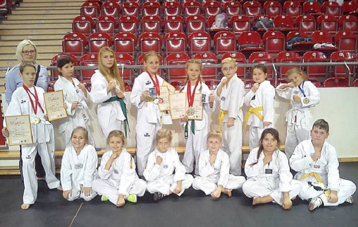 Udane występy młodych adeptów taekwondo