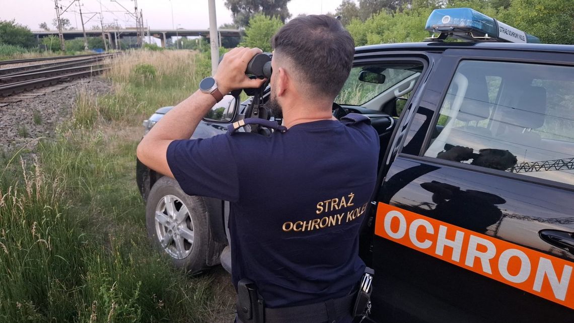 Układali kamienie na torach. Mogli doprowadzić do tragedii. Interweniowała Straż Ochrony Kolei Układali kamienie na torach. Mogli doprowadzić do tragedii. Interweniowała Straż Ochrony Kolei