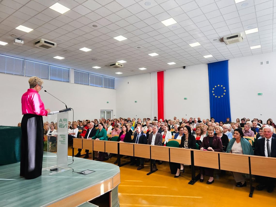 Uniwersytet Trzeciego Wieku przy PANS w Chełmie rozpoczął rok akademicki 2025/26. Zobaczcie zdjęcia
