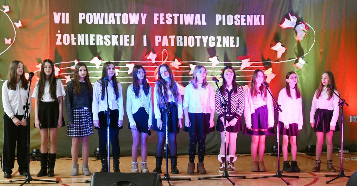 VII Powiatowy Festiwal Piosenki Żołnierskiej i Patriotycznej w LO w Dubience [WYNIKI, ZDJĘCIA]