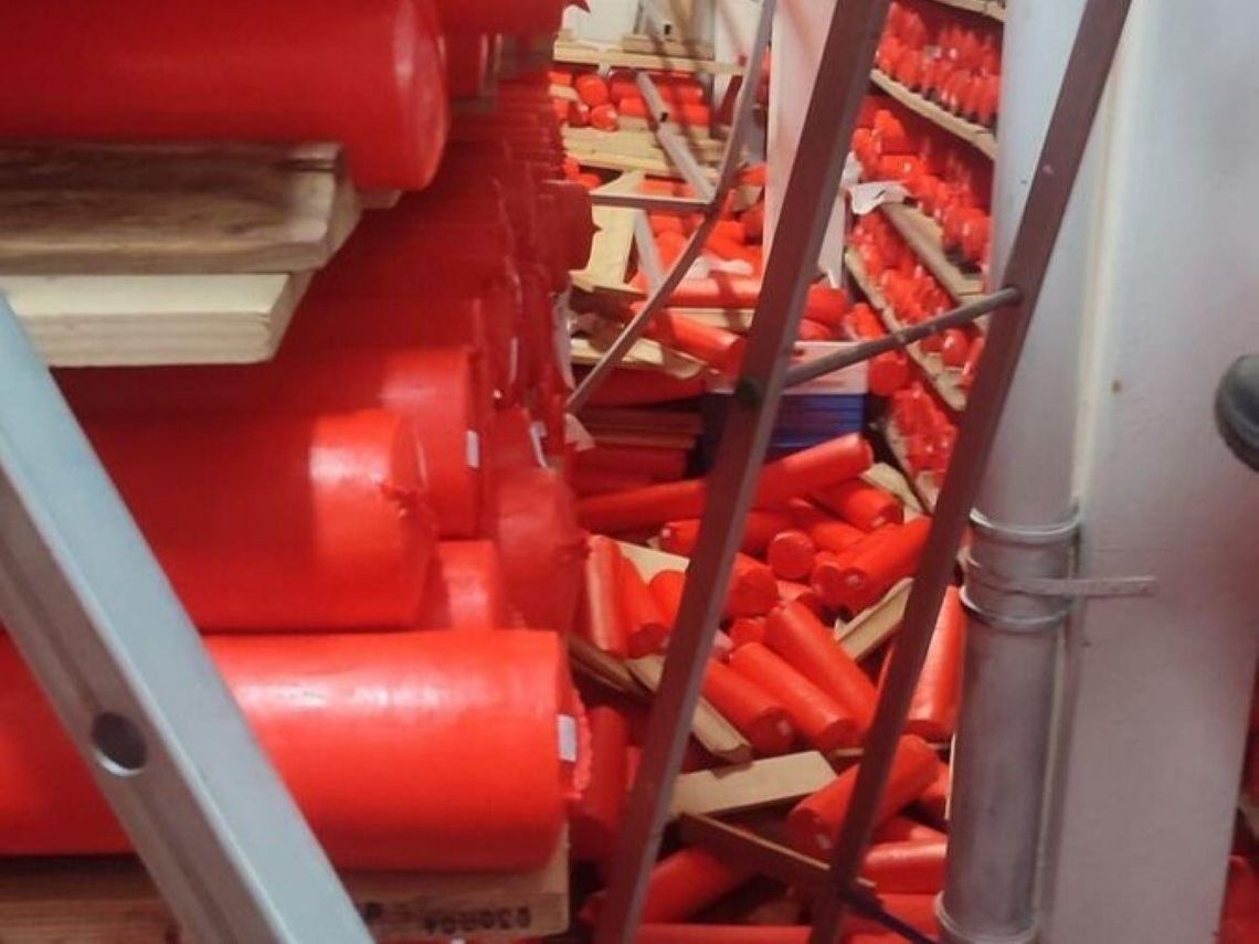 W mleczarni zginęła 48-latka przygnieciona regałem z serami. Postępowanie wobec kierowniczki umorzono