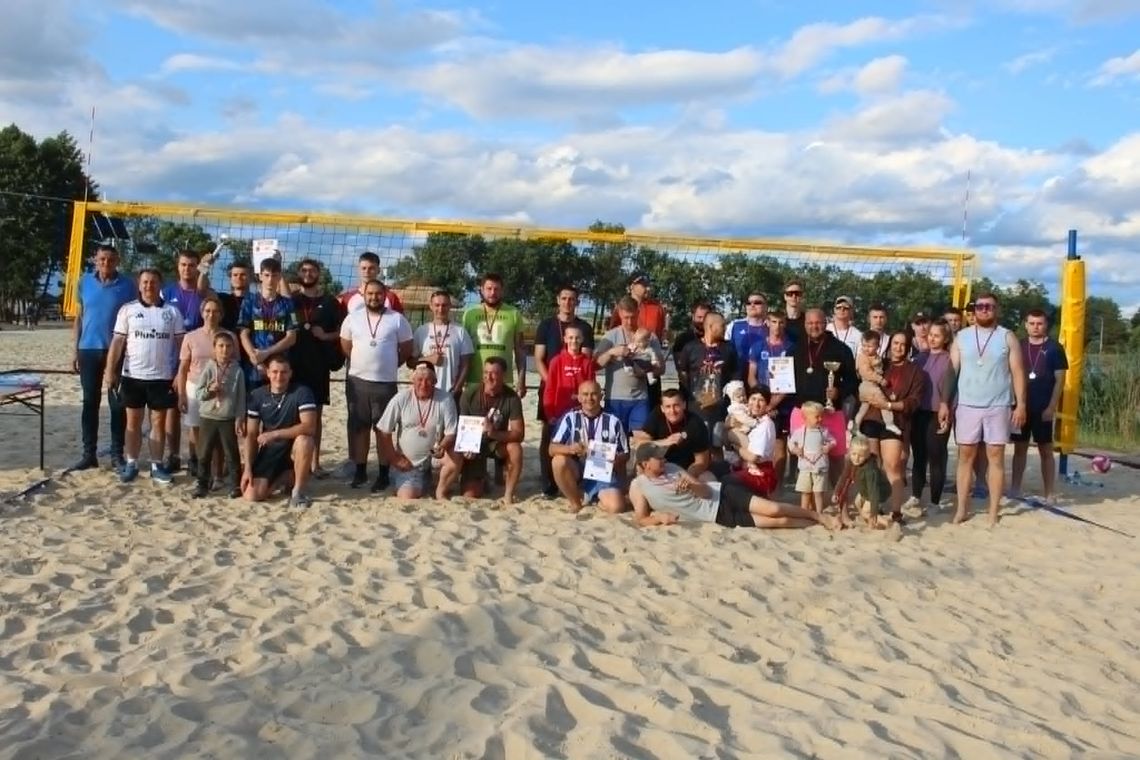 Walczyli o wójtowe trofeum VII Turniej Siatkówki Plażowej o „Puchar Wójta Gminy Kamień”