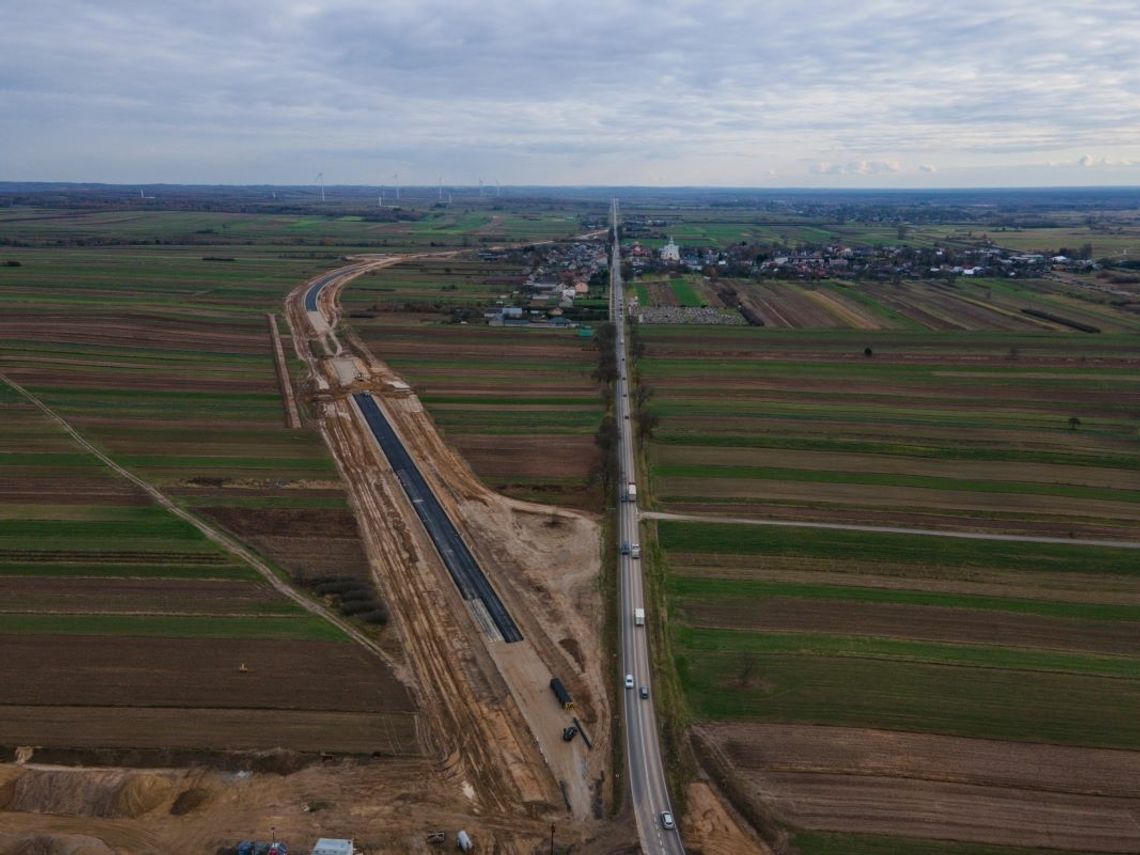 Warianty dla obwodnic. Jedna ominie Szczebrzeszyn, druga Zamość