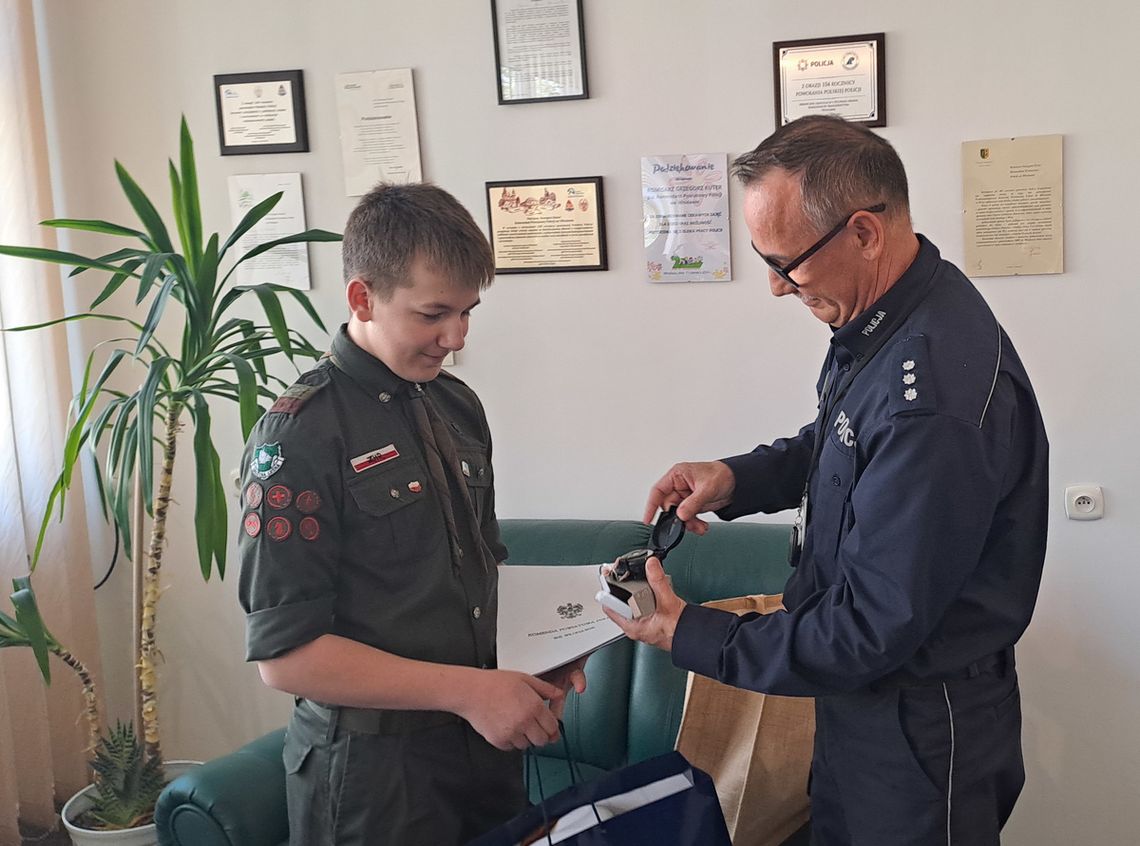Włodawa. Komendant podziękował 13-letniemu harcerzowi za wzorową postawę