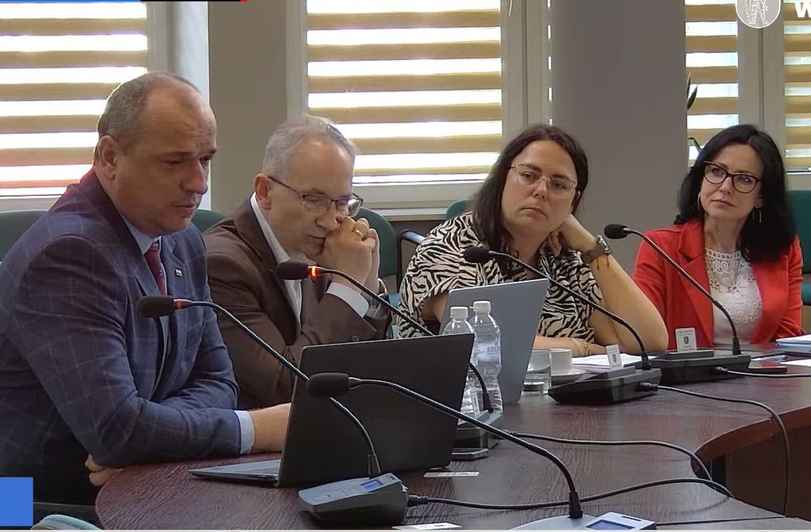 Kadr z sesji Rady Miejskiej we Włodawie 30 kwietnia