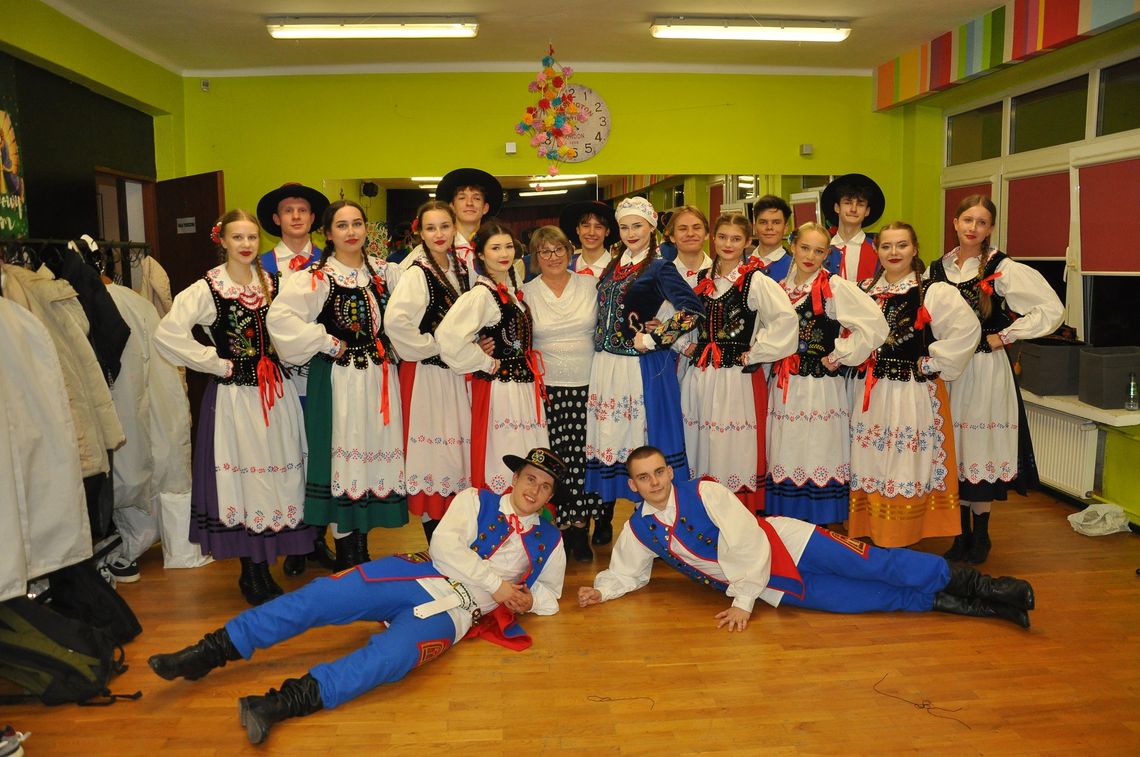 grupowe zdjęcie zespołu włodawiacy