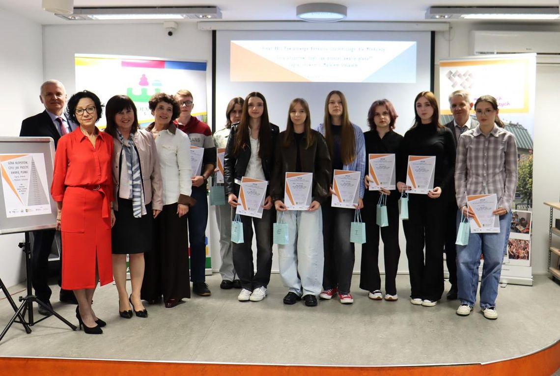 9 kwietnia w Miejskiej Bibliotece Publicznej we Włodawie przeprowadzono finał 22. edycji Powiatowego Konkursu Czytelniczego dla Młodzieży.