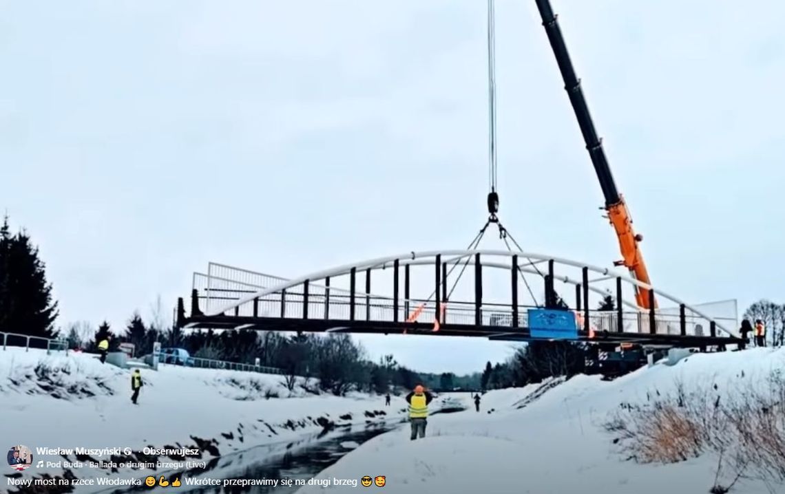 Montaż kładki pieszo-rowerowej nad rzeką Włodawką przy zalewie okopiec