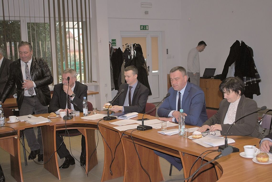 Włodawa: Zaglądamy do portfeli zarządu powiatu