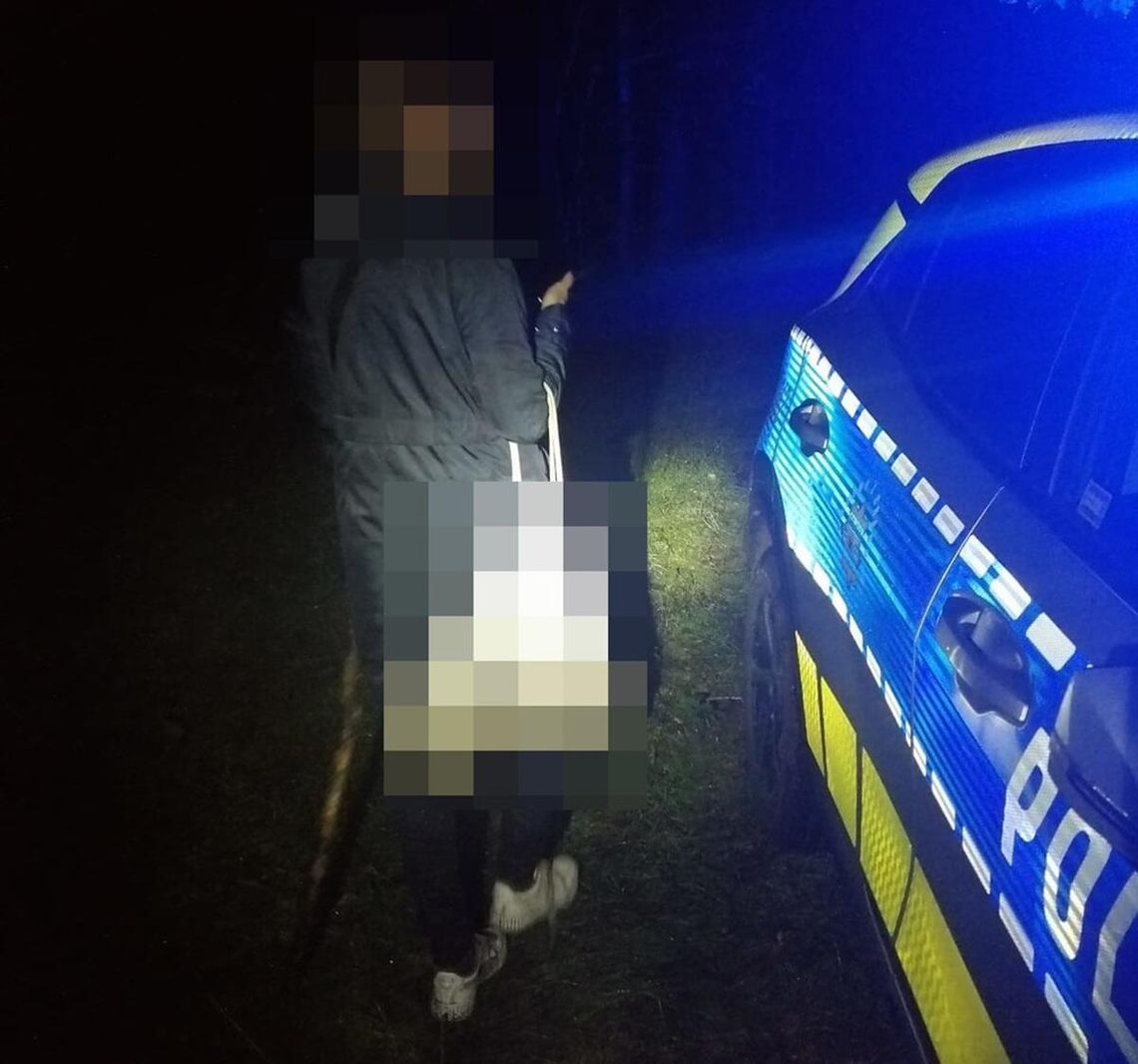 Włodawscy policjanci odnaleźli grzybiarkę w ostatniej chwili. Miała tylko 1% baterii