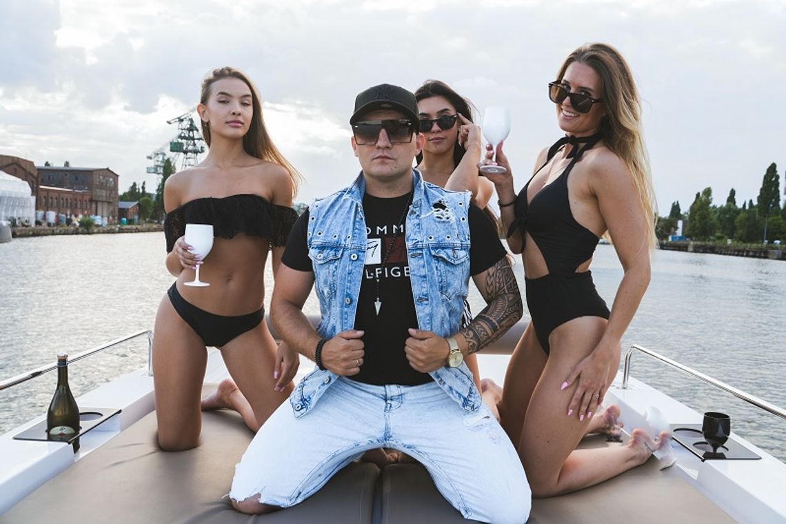 Wybuchowo z NOKAUTem Wybuchowo z NOKAUTem