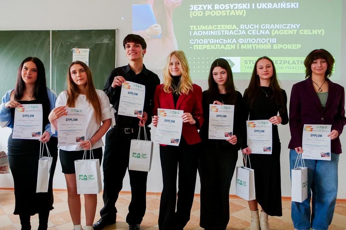 Wyniki Wojewódzkiego Konkursu Recytatorskiego „Polsko-ukraińskie przestrzenie poetyckie. Poezja XX i XXI wieku” [GALERIA ZDJĘĆ]