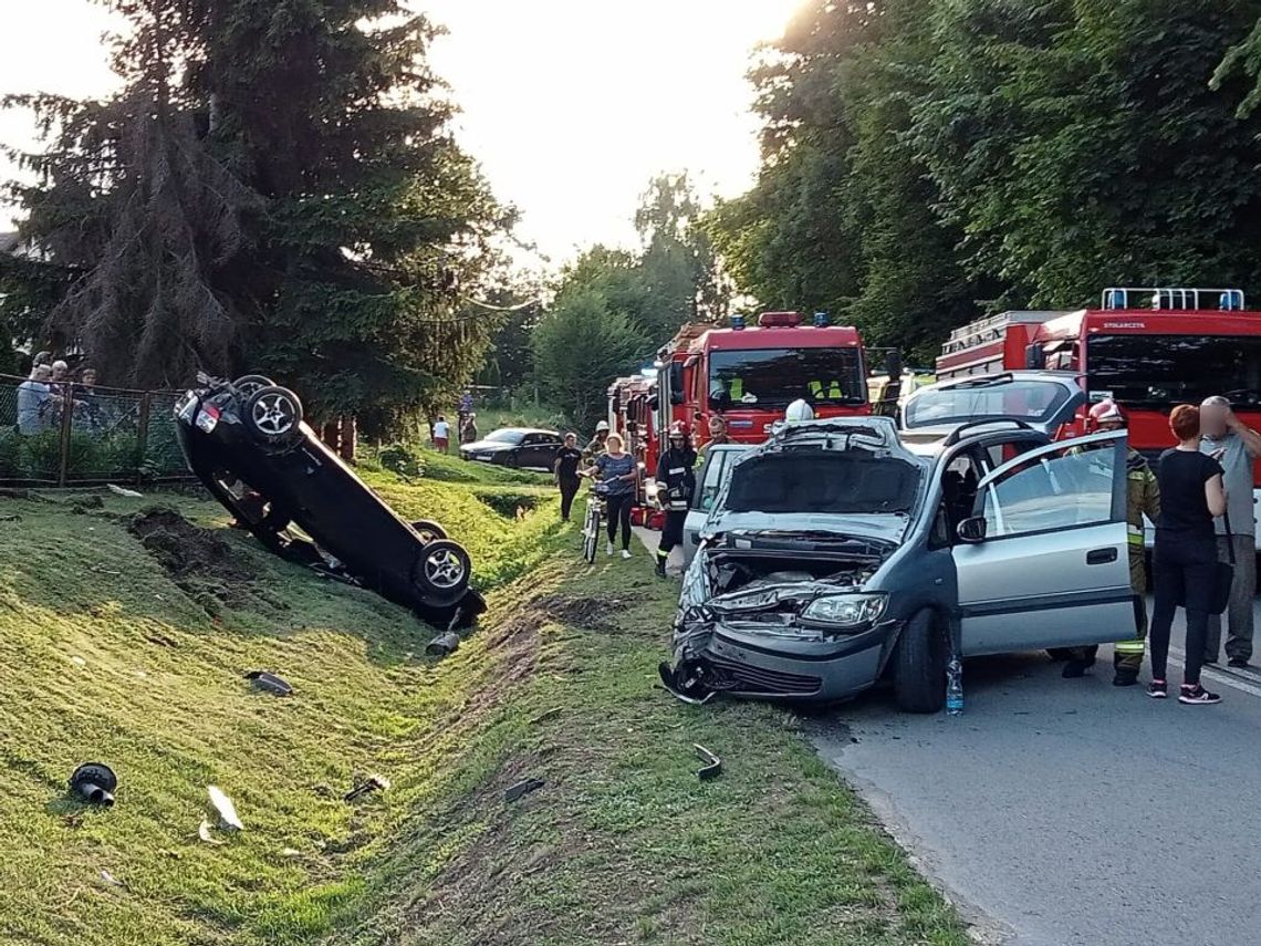 Wypadek w gminie Izbica. Dwie osoby poszkodowane [FOTO]