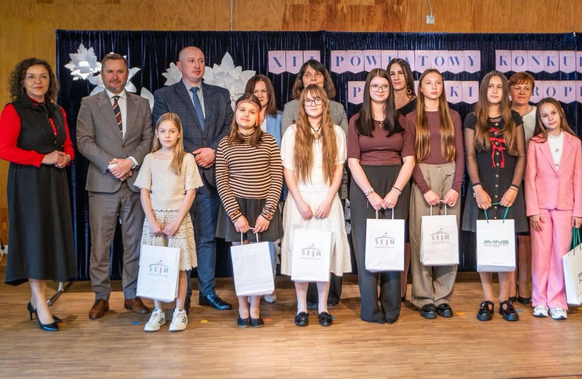 XII Powiatowy Konkurs Piosenki Europejskiej w Szkole Podstawowej w Wyrykach [GALERIA ZDJĘĆ]